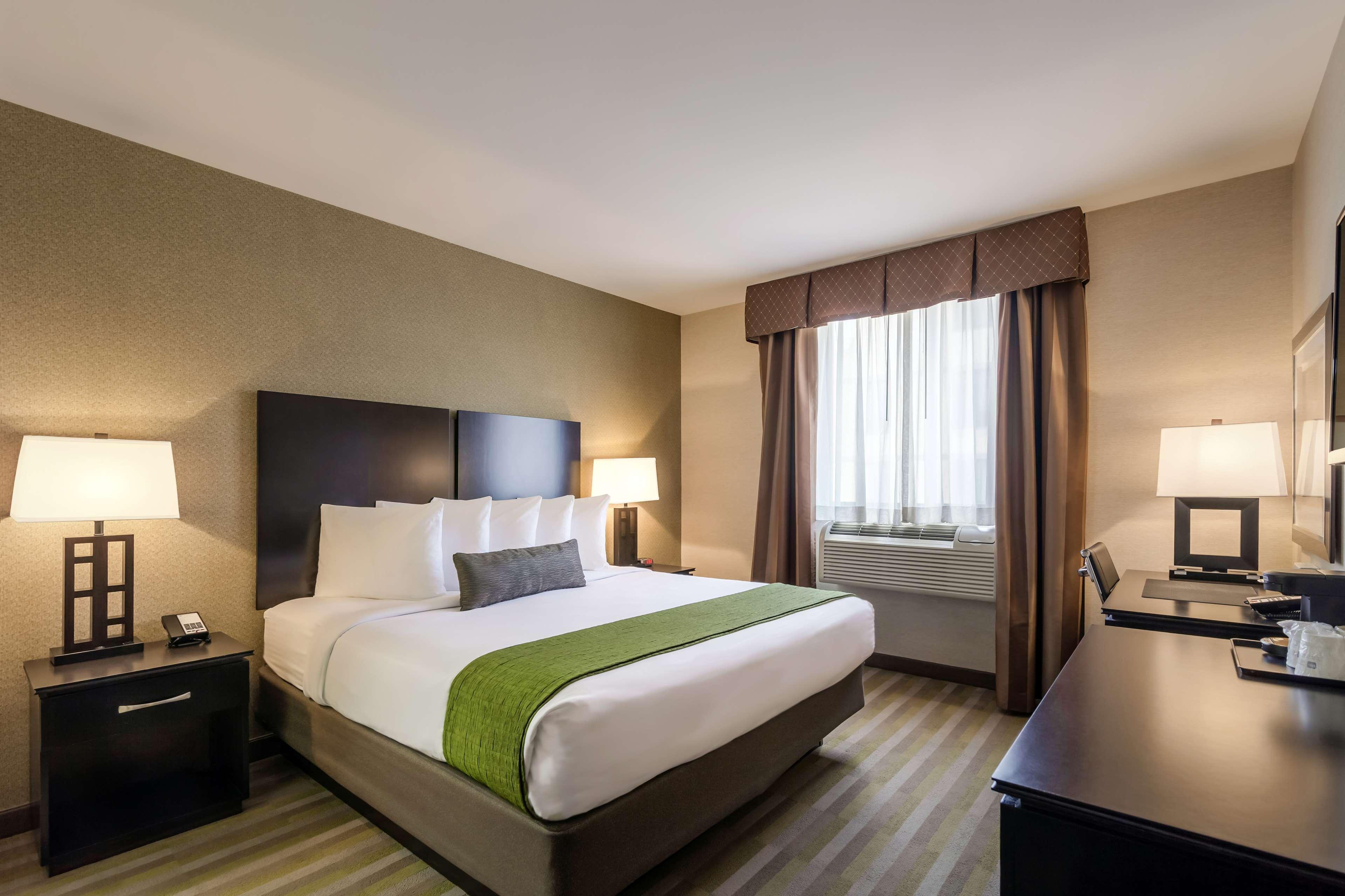 Western Plaza Hotel