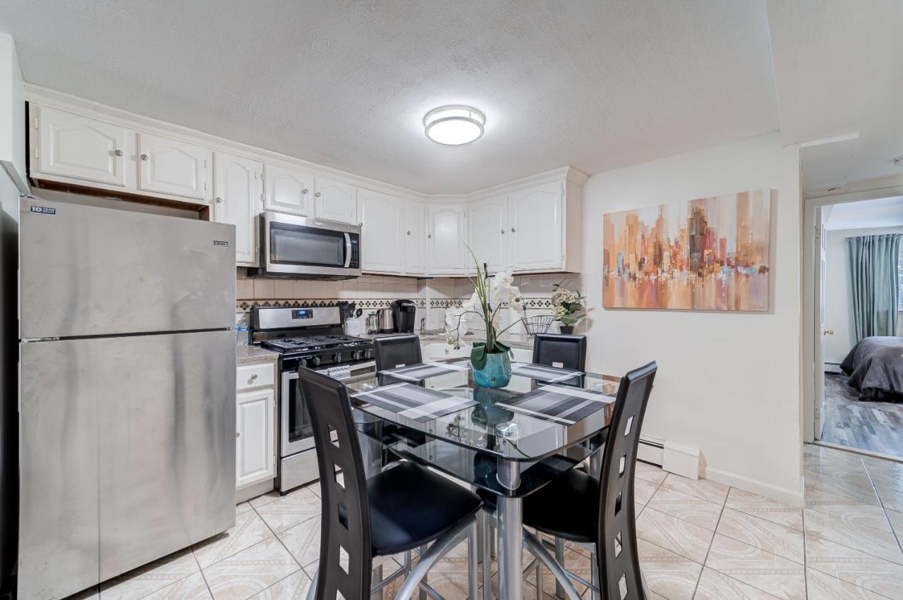 Wonderful Getaway In Canarsie Brooklyn With Parking Apartment New York