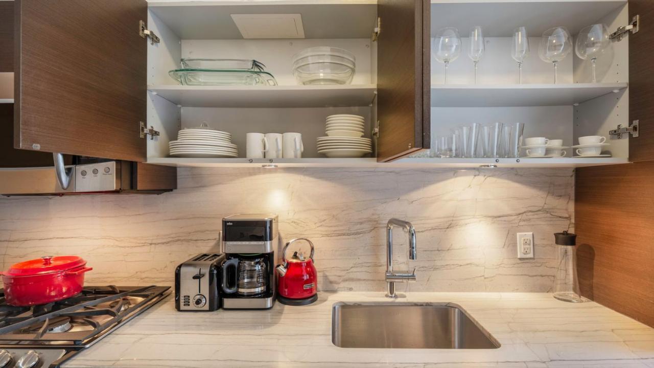 Apartment Ues 2br Windoor Pool Doorman Views Nyc-243 *