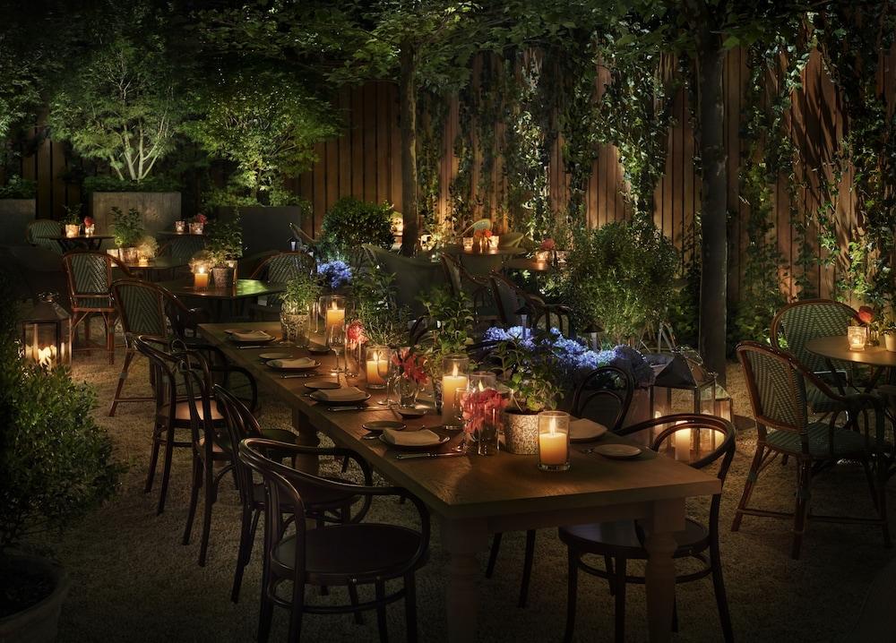 Public, An Ian Schrager