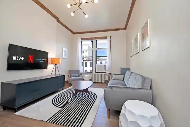 Private Outdoor Paradise Near The Prospect Park Apartment