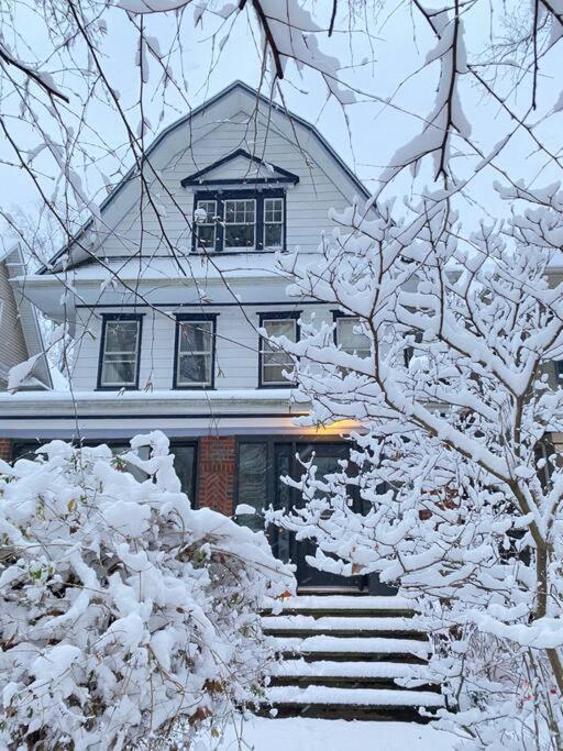 The Griffin B And B, Private Two Bedroom In Victorian Ditmas Park Apartment *