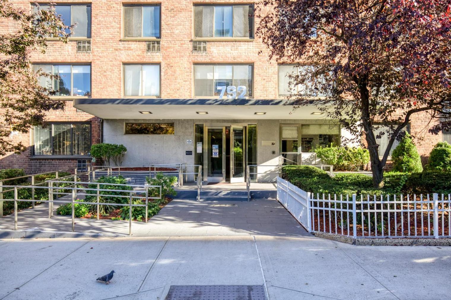 Uws 1br W Elevator Wd Nr Park Nyc-1322 *
