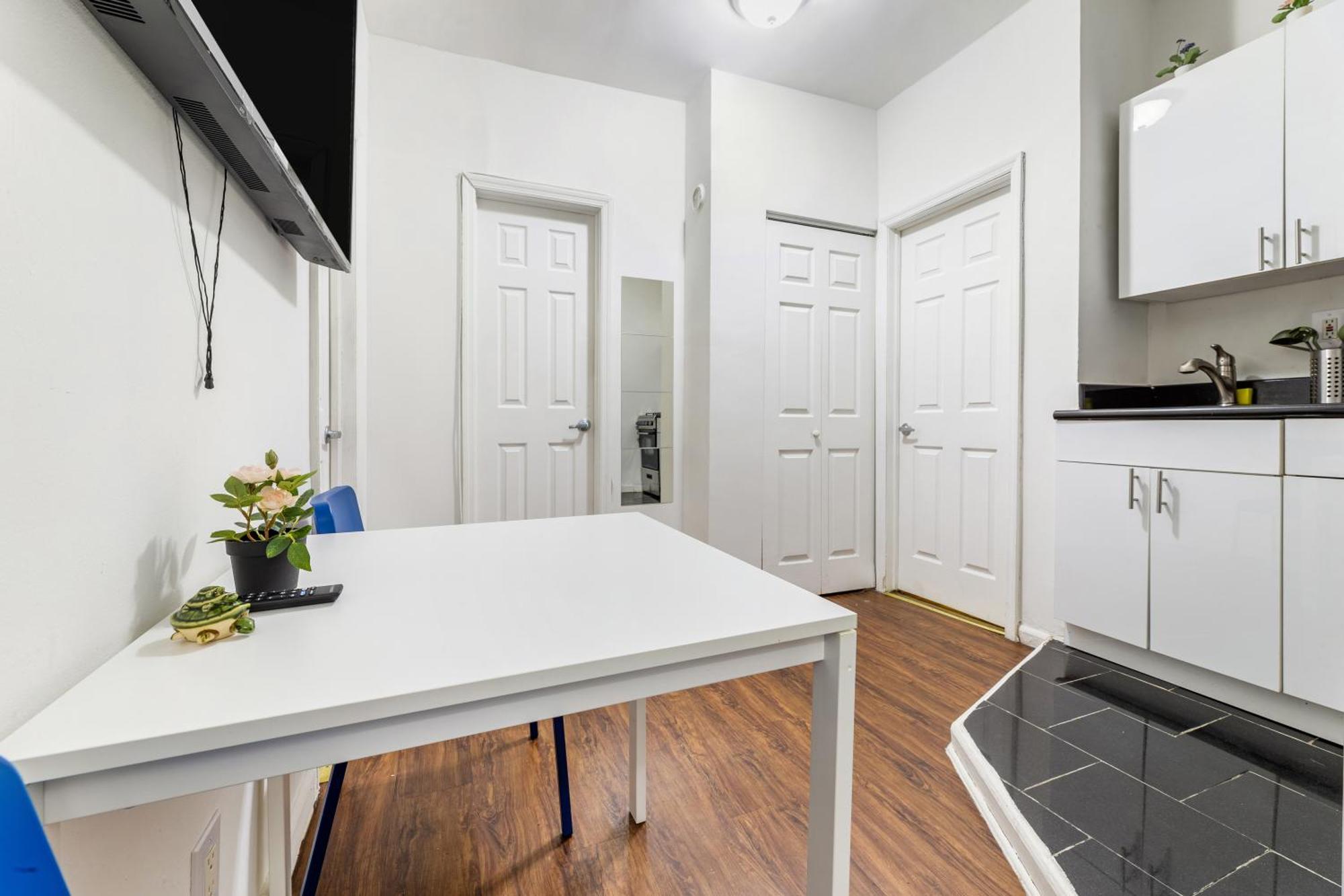 Hidden Cozy 2bd In Manhattan * New York