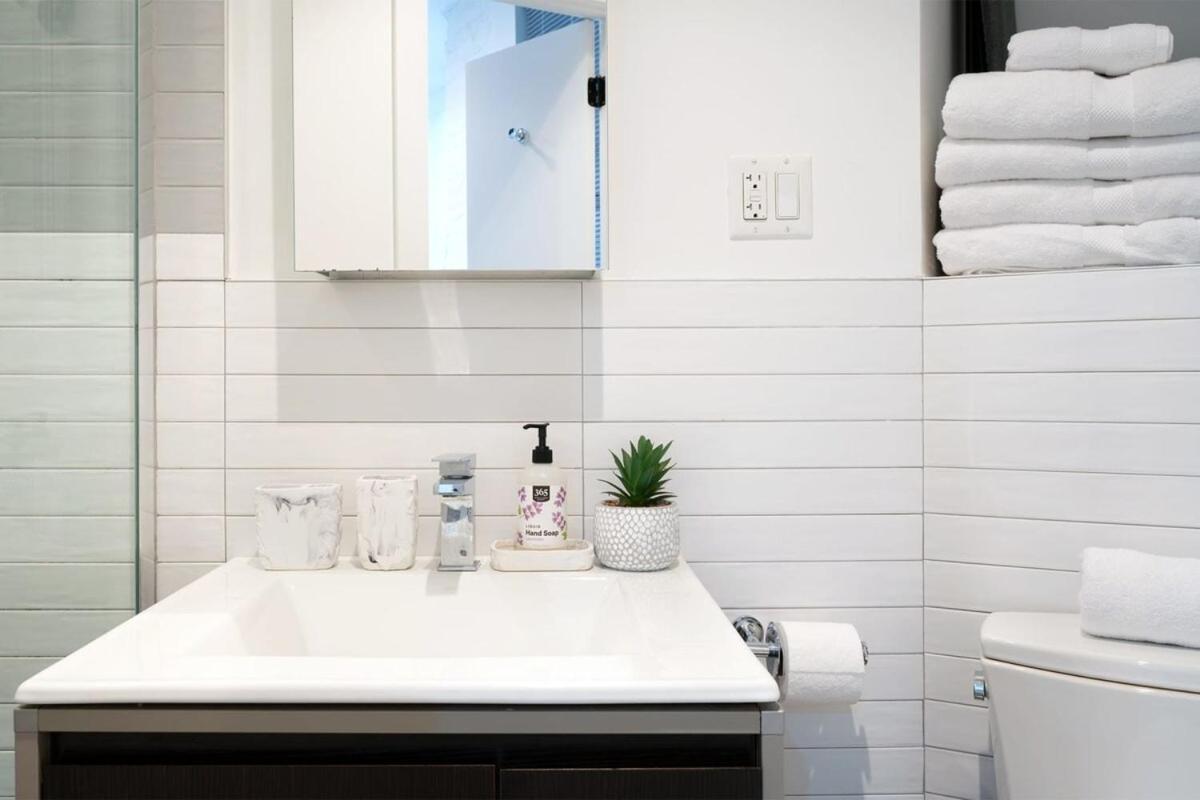 403-2e Newly Renovated Ues *