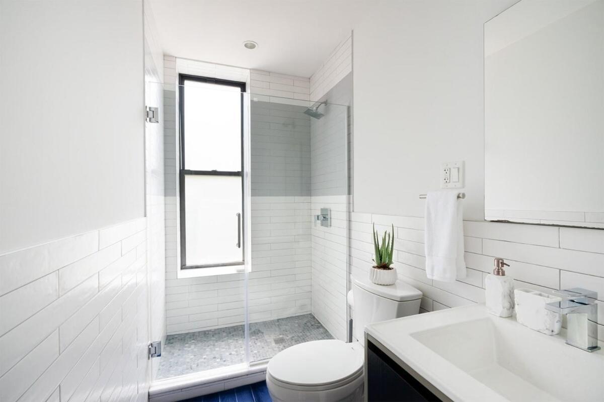 403-3c Newly Renovated 3br In Prime Ues *