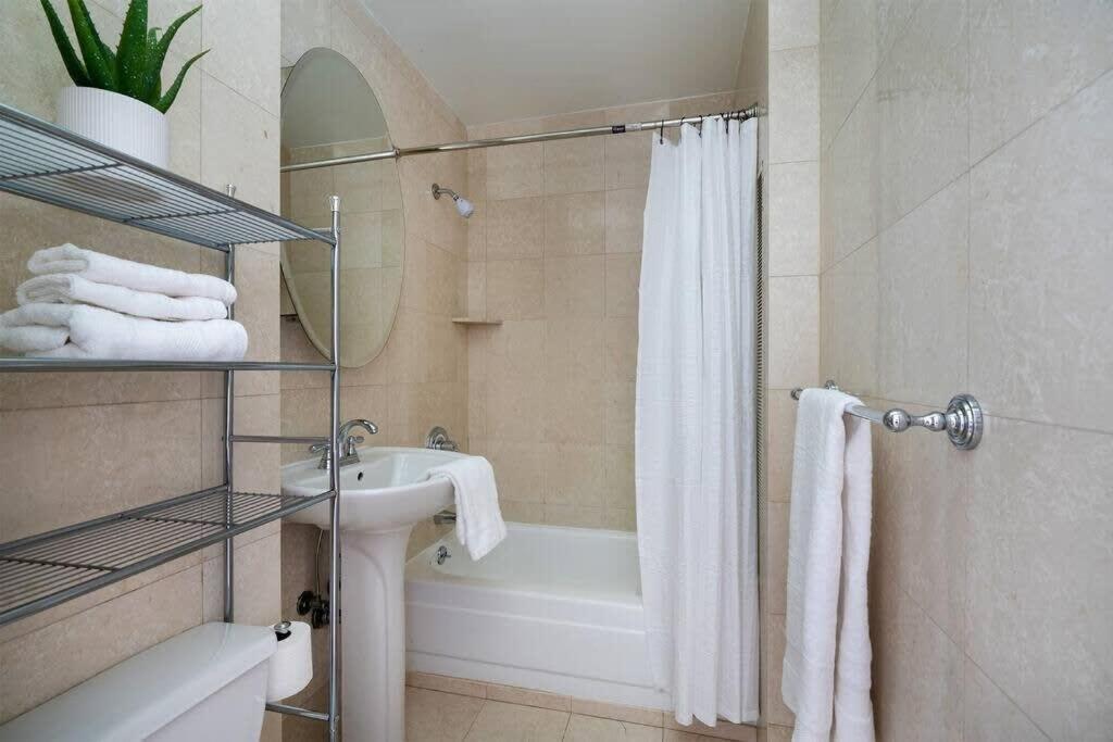 73-705n Luxury Elv Bldg 24h Dm Gym Apartment New York