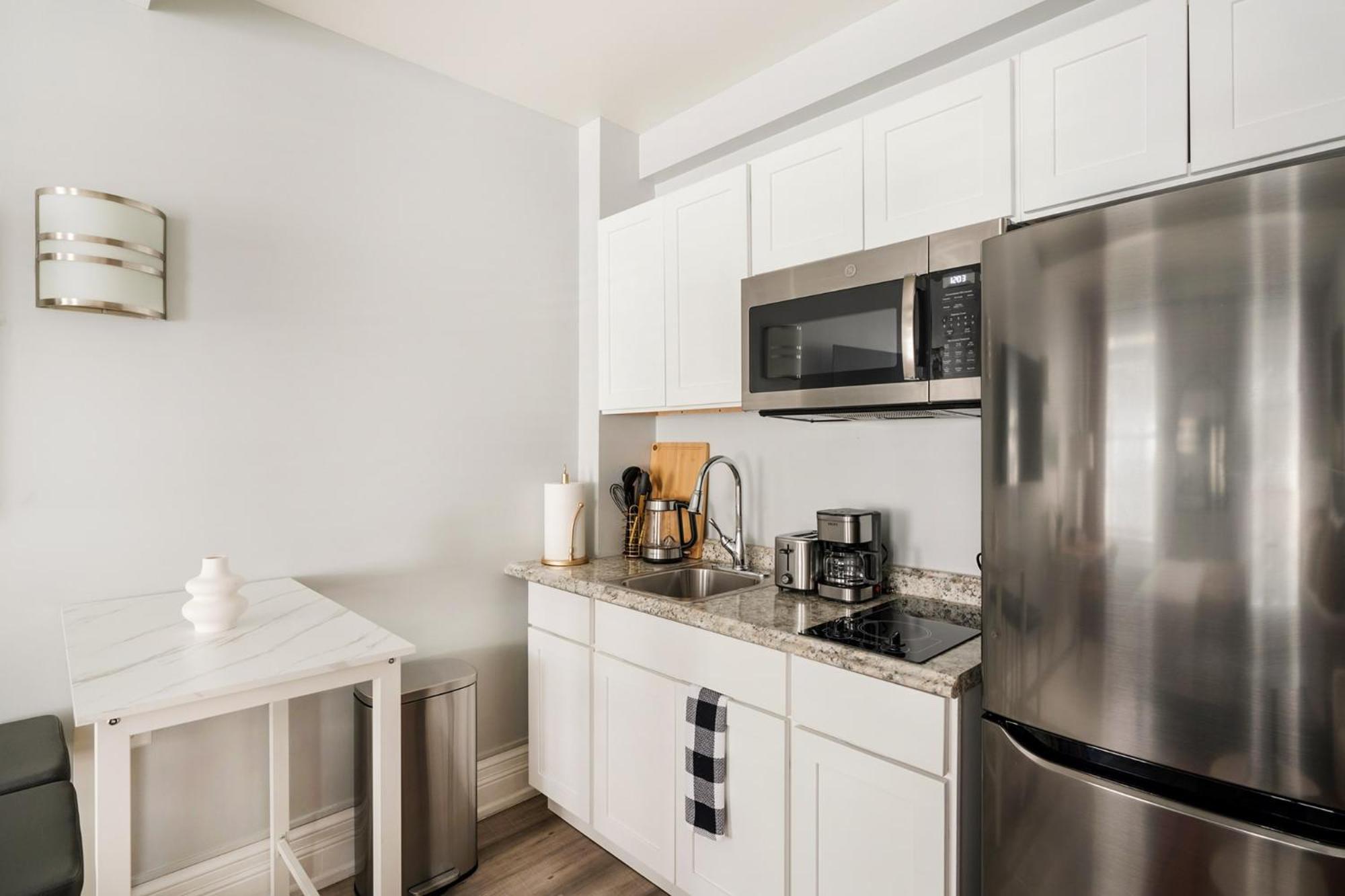73-205 New Uws Doorman Gym Apartment New York