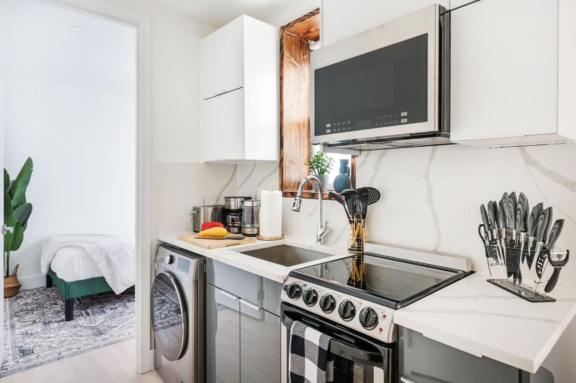 48-3fe 2br Prime Midtown West Apartment *