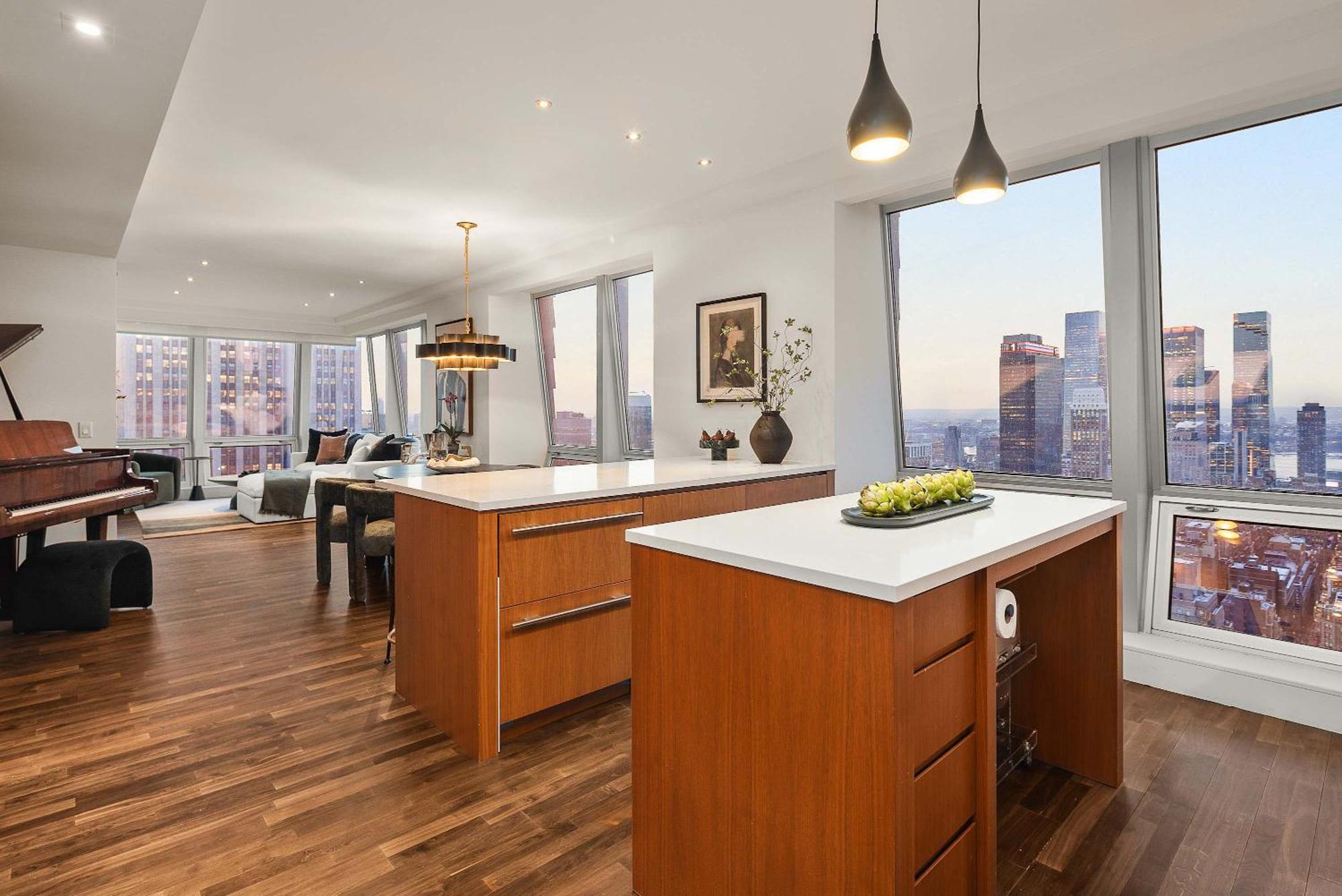 Billionaire Bunker Best View Of Nyc & World Trade Center Apartment