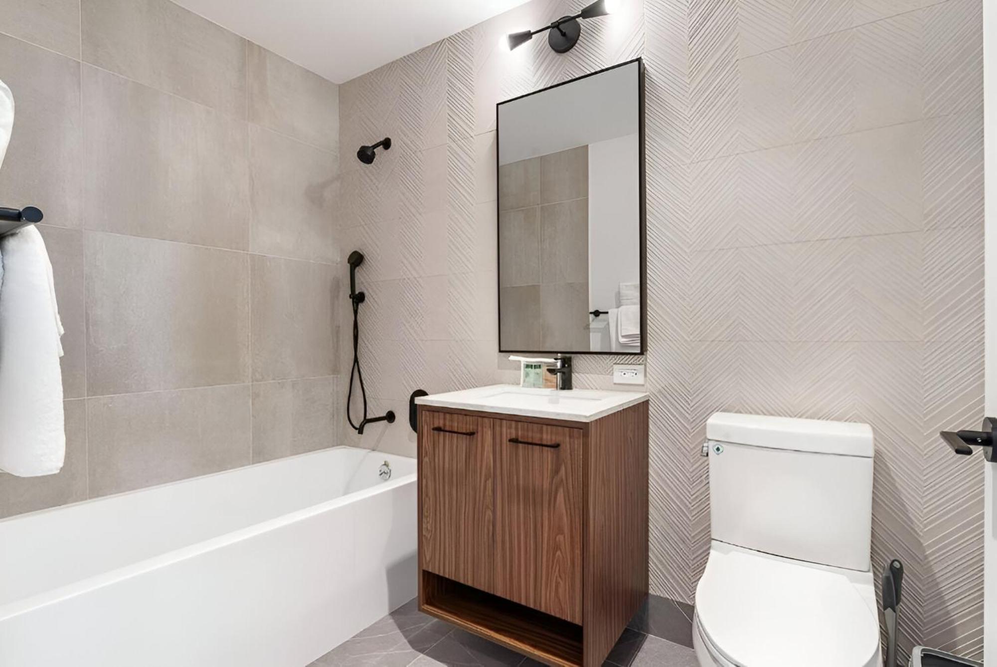 Apartment Luxury Meets Comfort Upscale In Brooklyn *