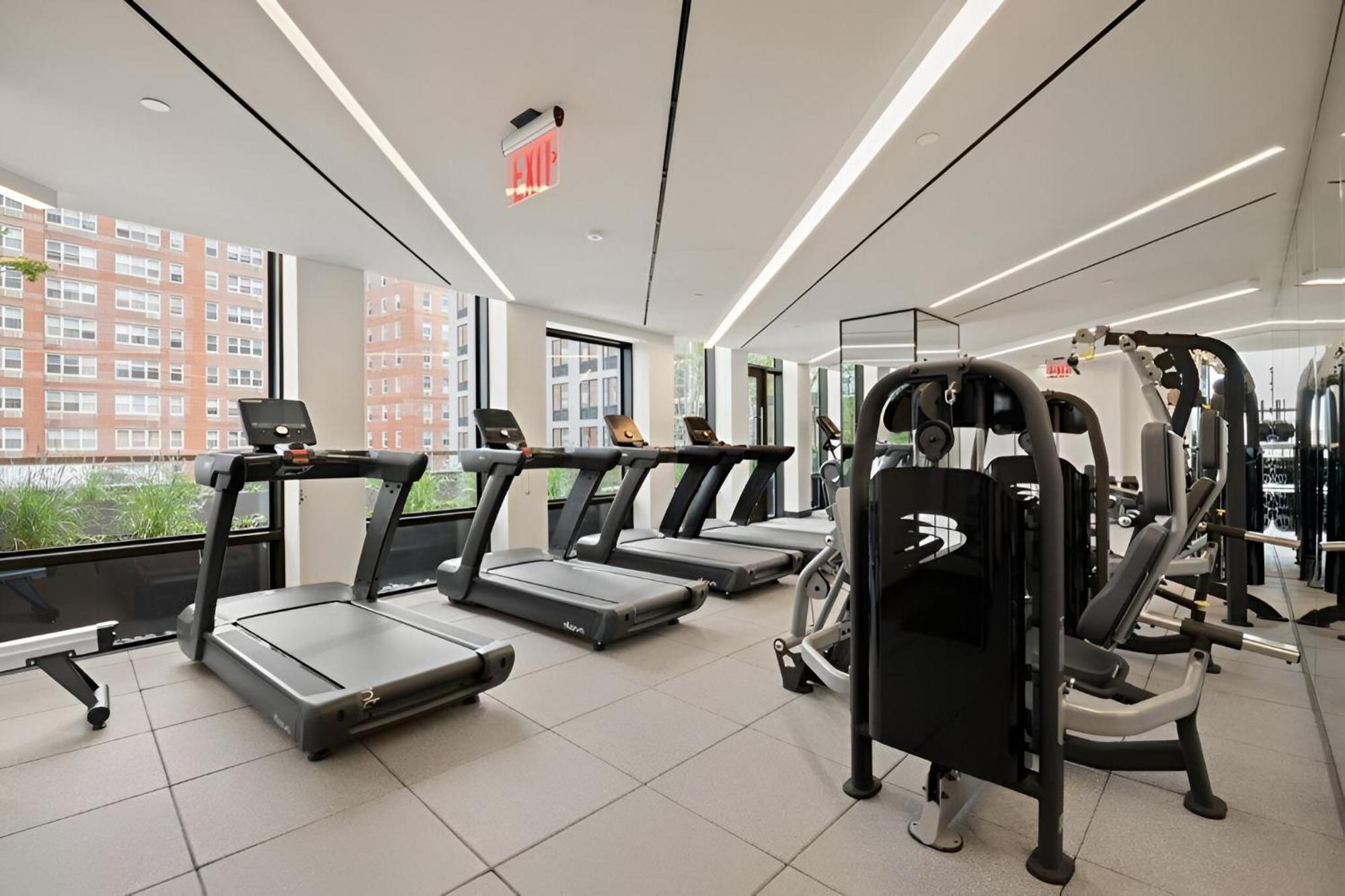 Apartment Posh With Luxe Amenities In Prime Location! New York