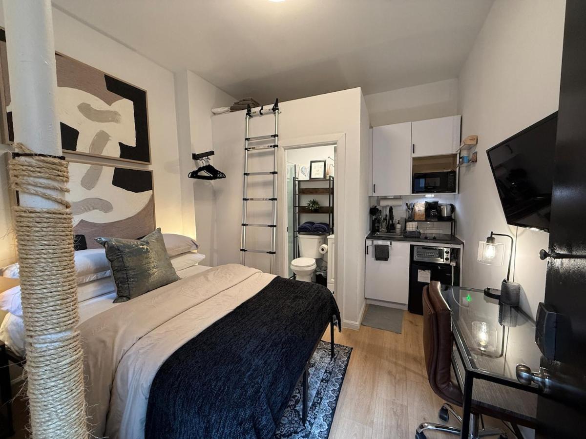 Micro Walk To Time Square Apartment *