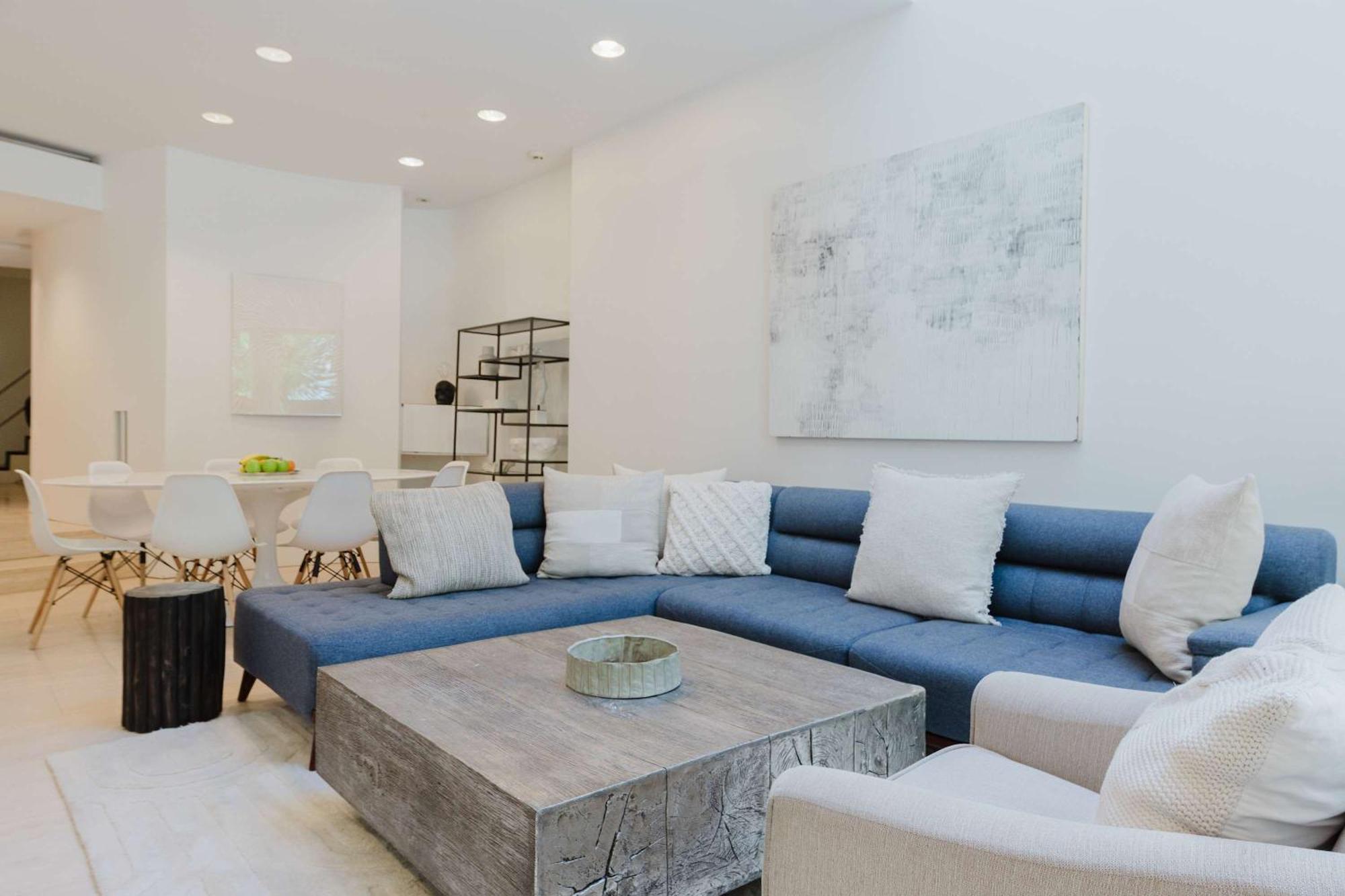 Private Beautiful Townhome W Zen Garden *