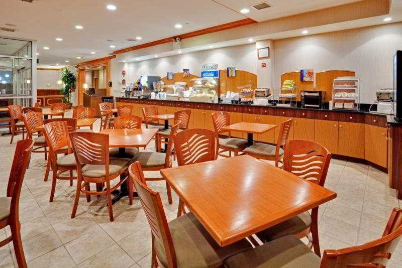 Holiday Express City Chelsea By Ihg Hotel 3*