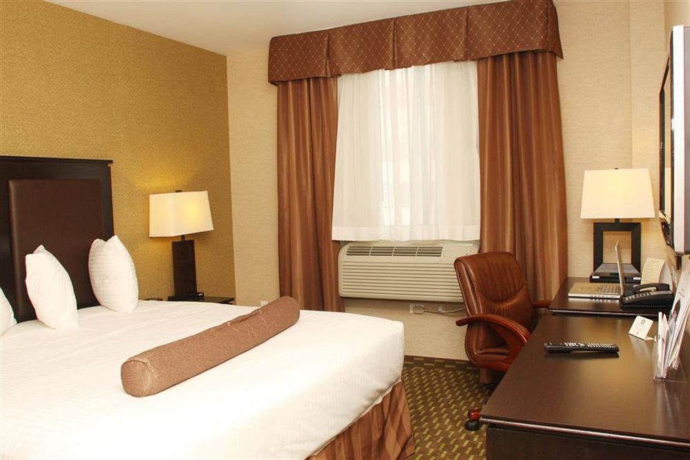 Western Plaza Hotel 3*