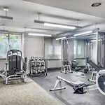 Ues Studio W Elevator Doorman Nr Central Park Nyc-1038