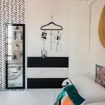 Cat Room By Delicate Stays Living Room Conversion Shared Space Room Only Cat Friendly Only 25 Min To Time Square