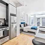 Studio W Charming Juliet Balcony In Upper East