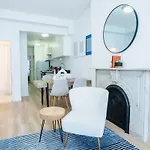 1435-4 I 3 Bedrooms 2 Bath Prime Upper East