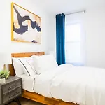 1435-4 I 3 Bedrooms 2 Bath Prime Upper East