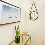 102-1A Best Value 2Br Apt Near Central Park