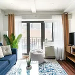 809-3A 1Br Columbus Circle Elevator W&D