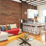Garden Penthouse 70\' - Astoria