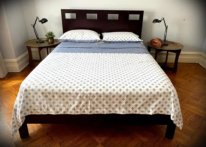 Spacious Bedroom In A Brooklyn House Shared With Host
