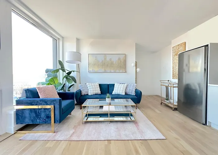 Modern One Bedroom - Large Private Terrace - Luxury Building - Williamsburg