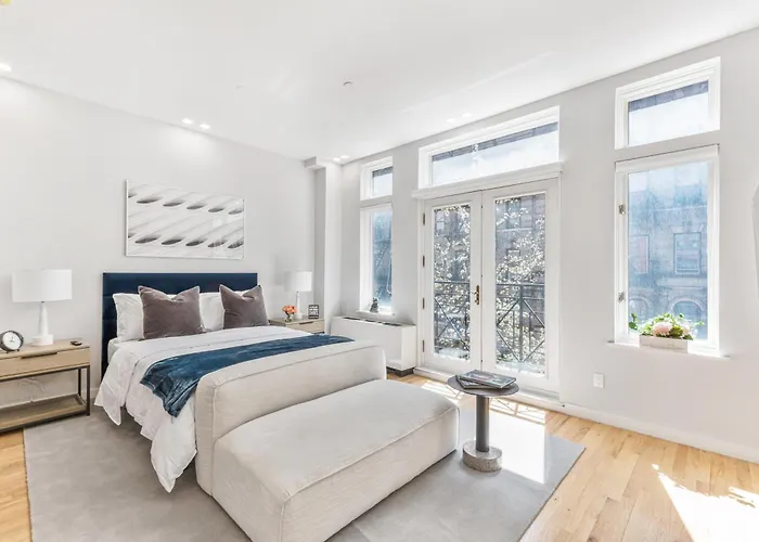 Studio W Charming Juliet Balcony In Upper East