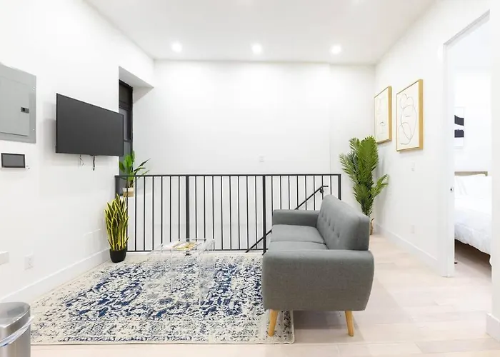 170-G 3Br Duplex With Outdoor Space East Village