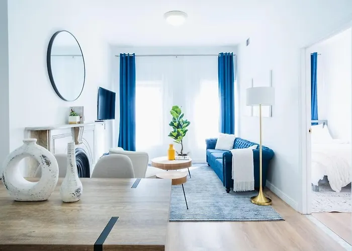 1435-4 I 3 Bedrooms 2 Bath Prime Upper East