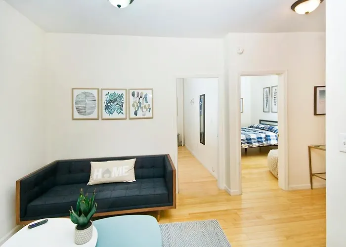 102-1A Best Value 2Br Apt Near Central Park