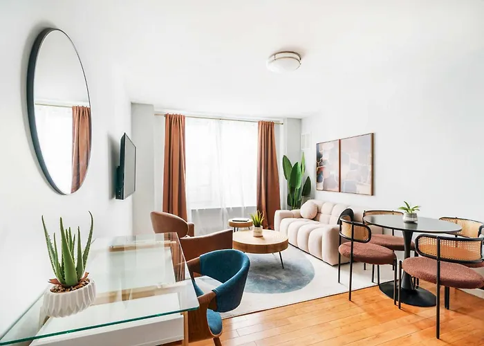 73-806 New 1Br 1Bth Uws Doorman Gym