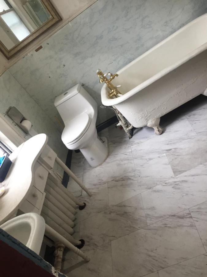 Private In Manhattan Guest house