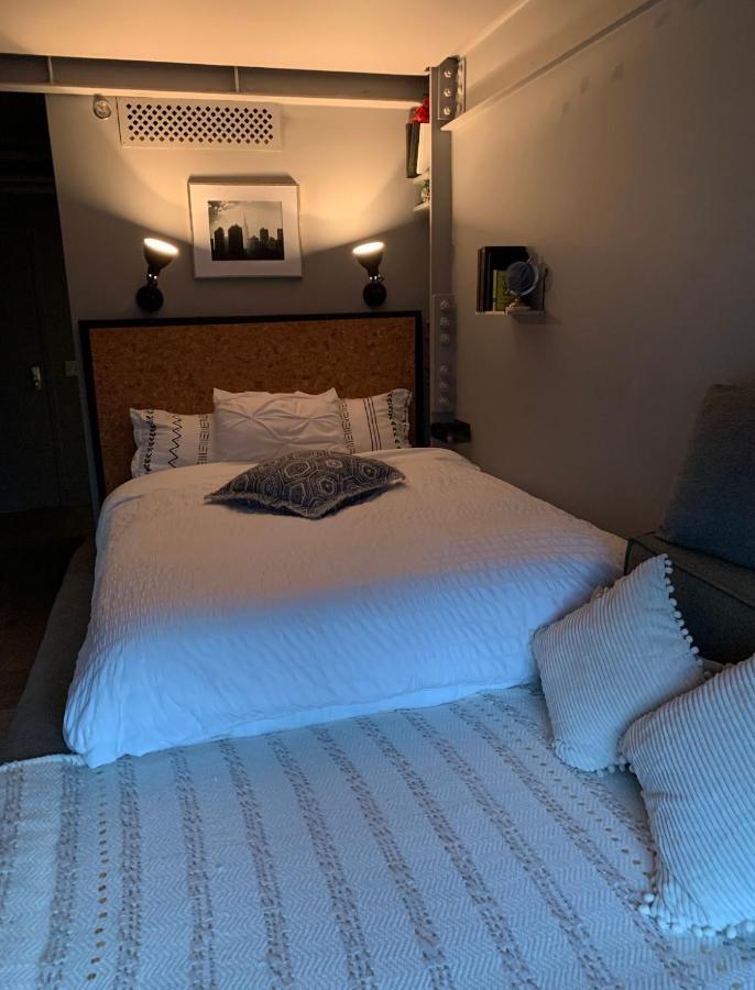 Apartment 120les House
