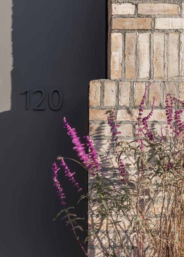 120les House Apartment