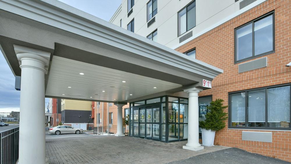 Hotel Holiday Express Staten Island West, An Ihg
