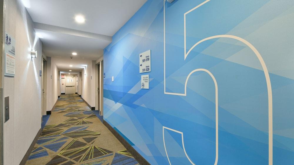 Hotel Holiday Express Staten Island West, An Ihg 3*