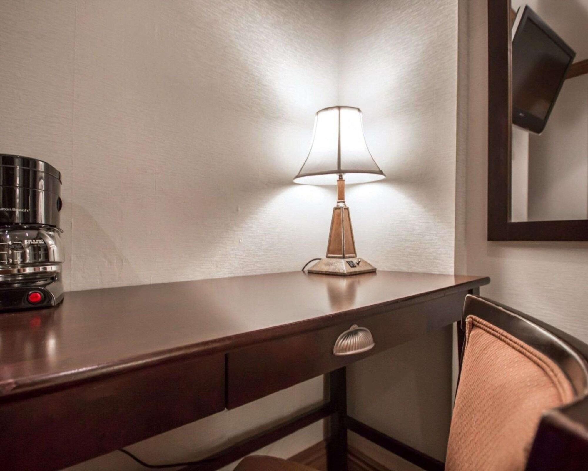 Clarion Park Avenue Hotel