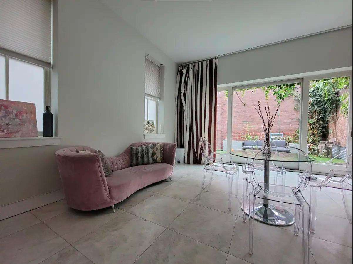 Luxurious With Backyard And Jacuzzi Guest house *