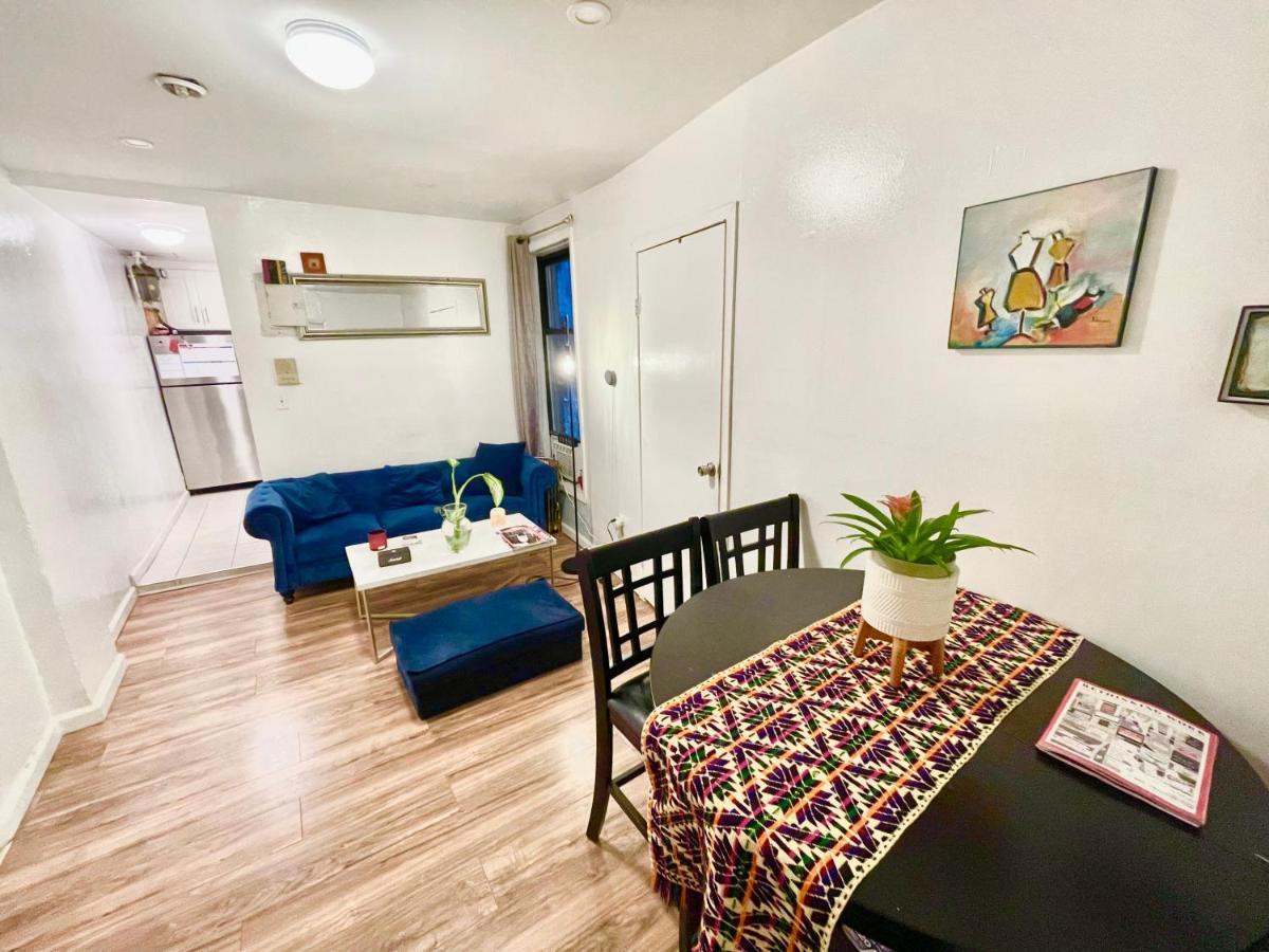 Bedroom 10 Mins To Times Square! And Is First Floor *