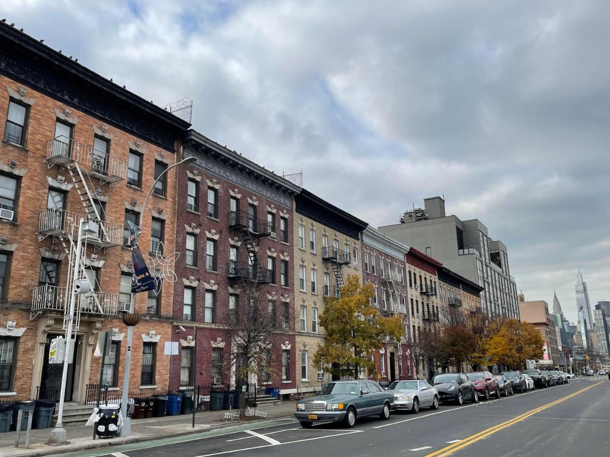 Homestay Bedroom 10 Mins To Times Square! And Is First Floor