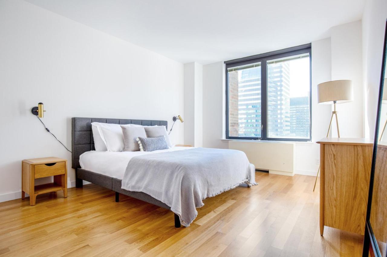 Sutton Place 1br W Elevator Nr Park Nyc-520 New York
