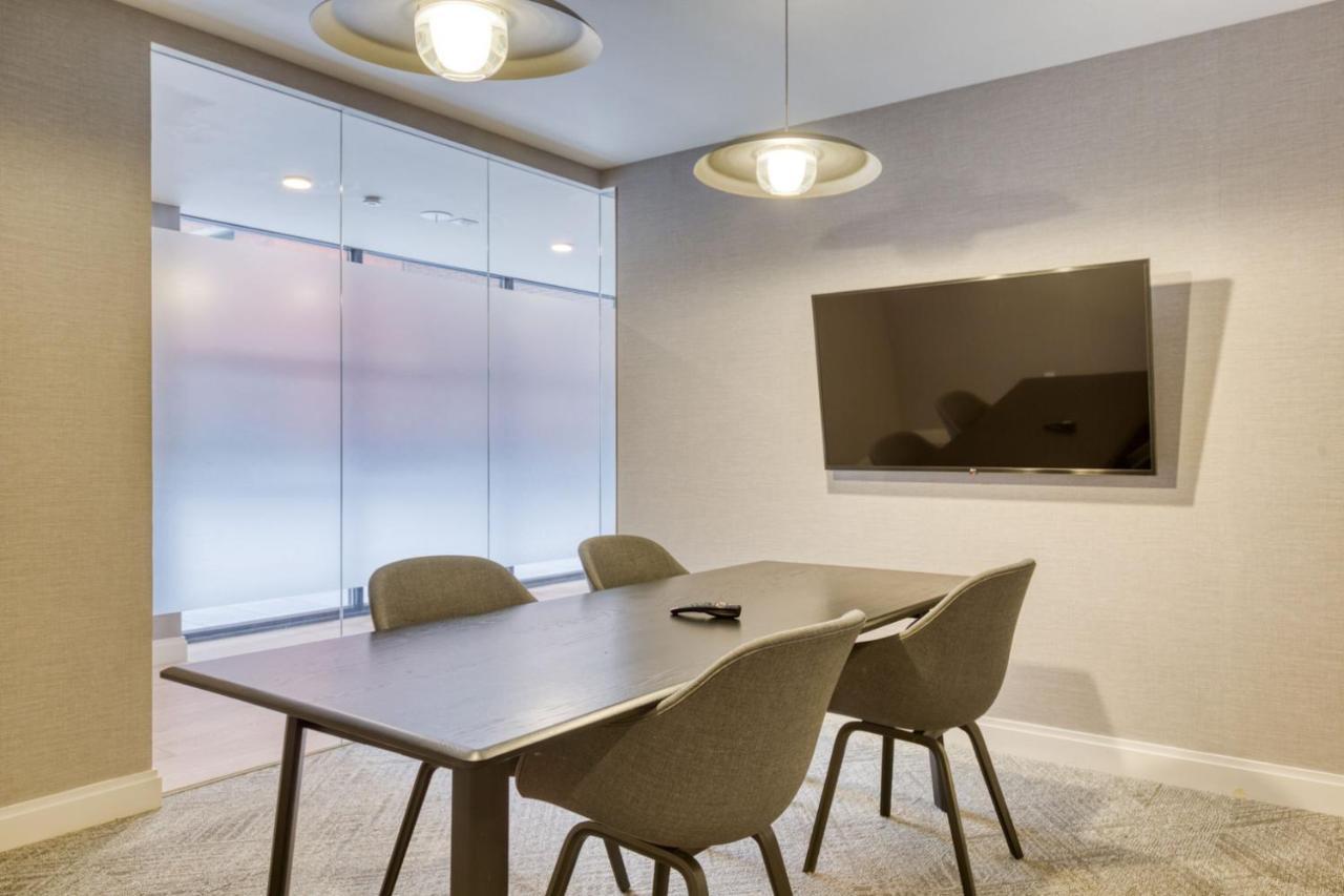 Midtown West 2br W Doorman Gym Wd Nr Times Sq Nyc-1067 Apartment New York