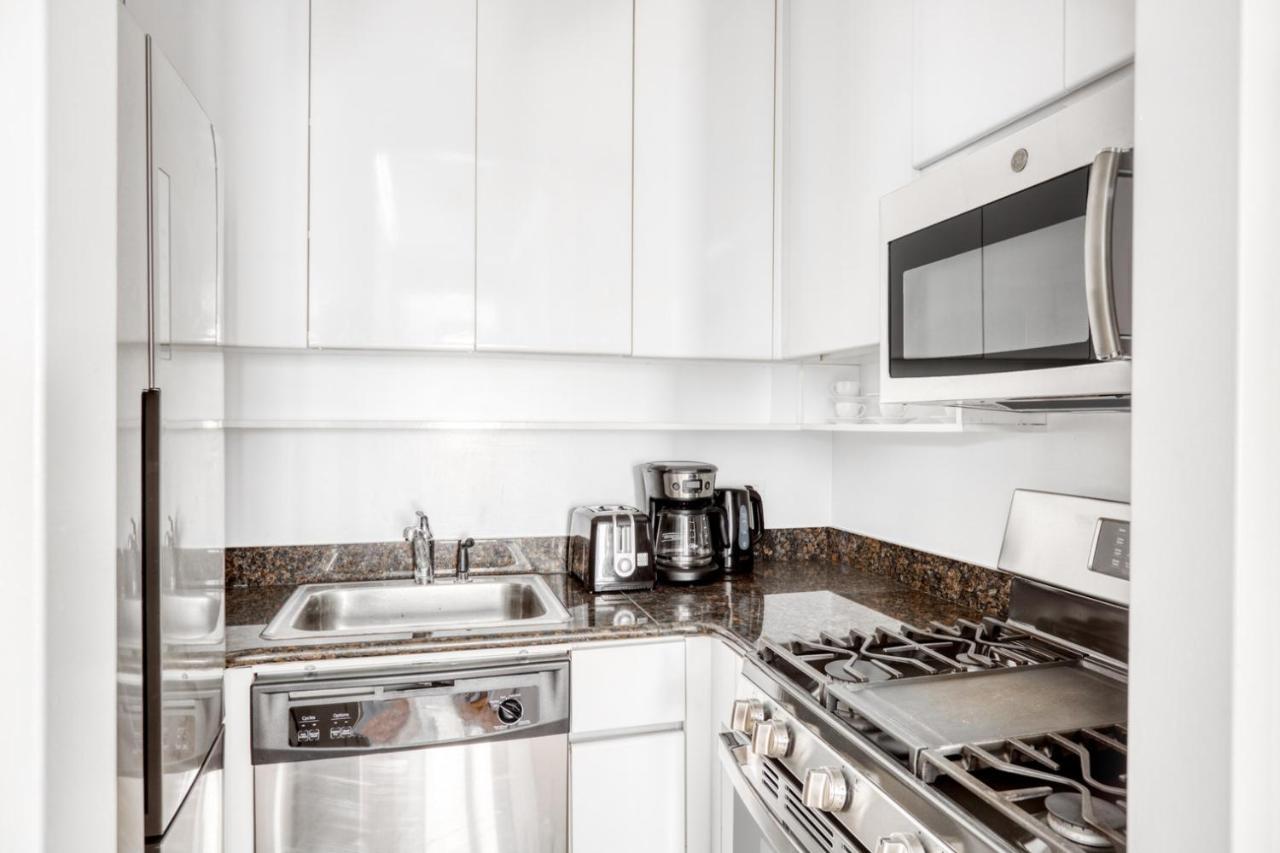 Sutton Place 2br W Gym Pool Nr Rockefeller Nyc-516 * New York
