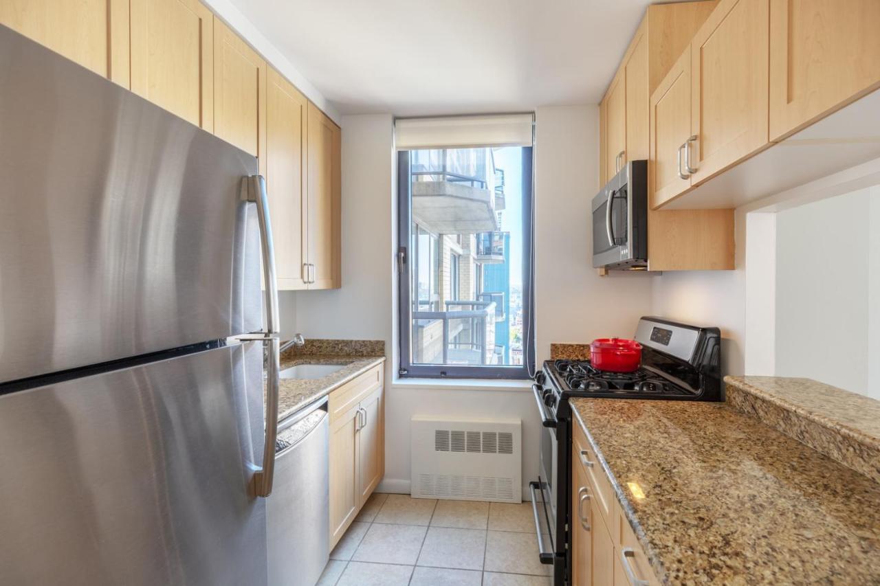 Apartment Midtown 1br W Gym Roof Pool Nr Broadway Nyc-384 *