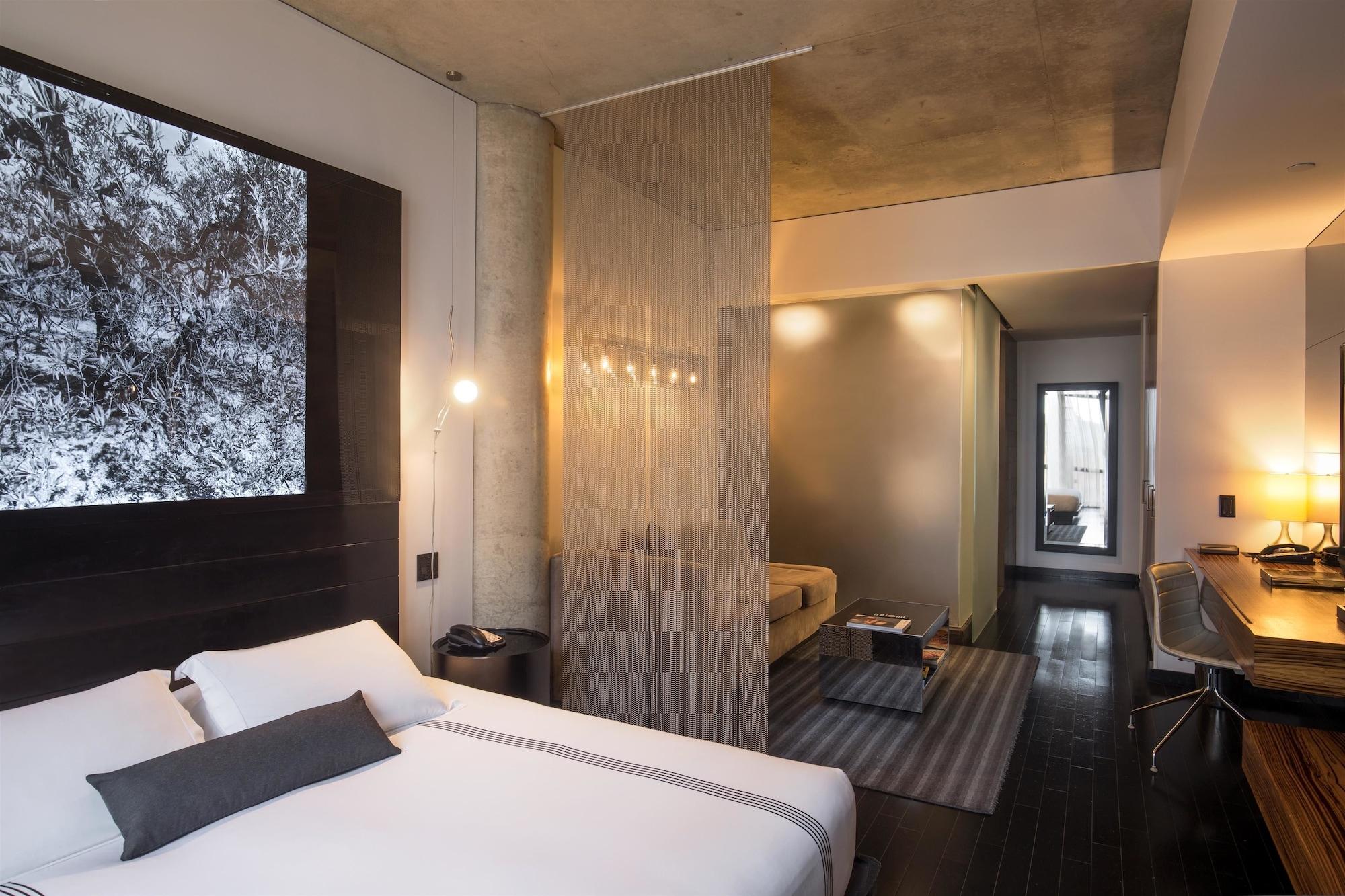 Sixty Les Hotel 4*