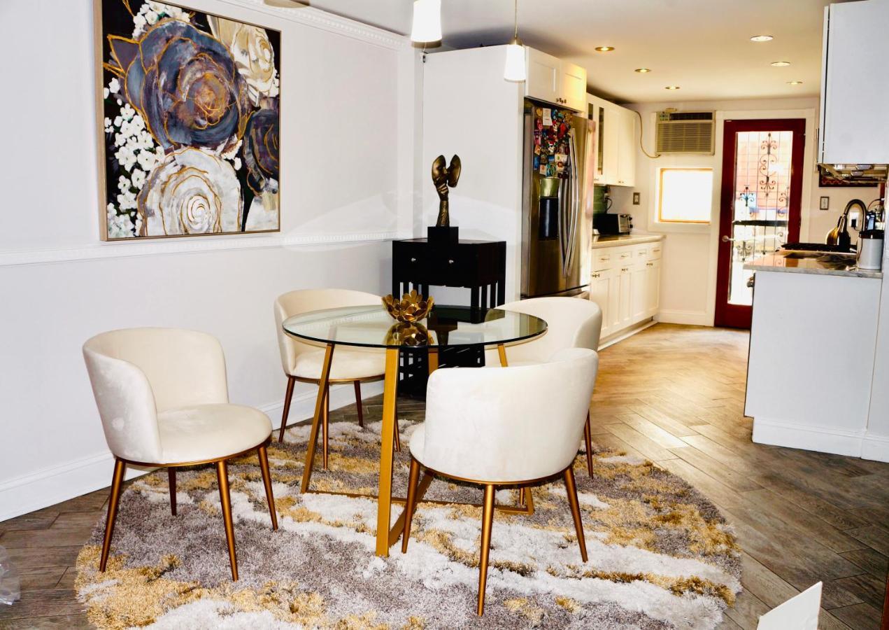 Homestay Modern Brownstone 2bdrm Duplex With Backyard Terrace